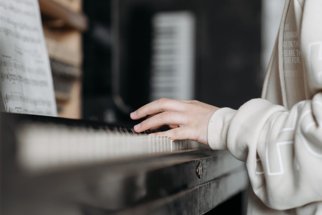 How To Learn Piano By Yourself Online